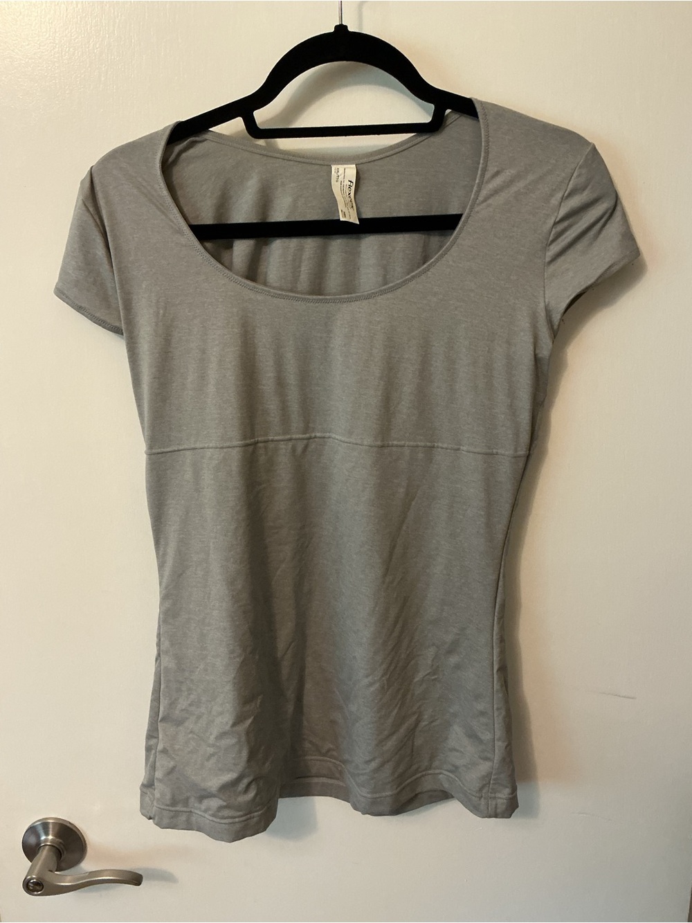 Flexees Scoop Neck Short Sleeve Top - Light Gray